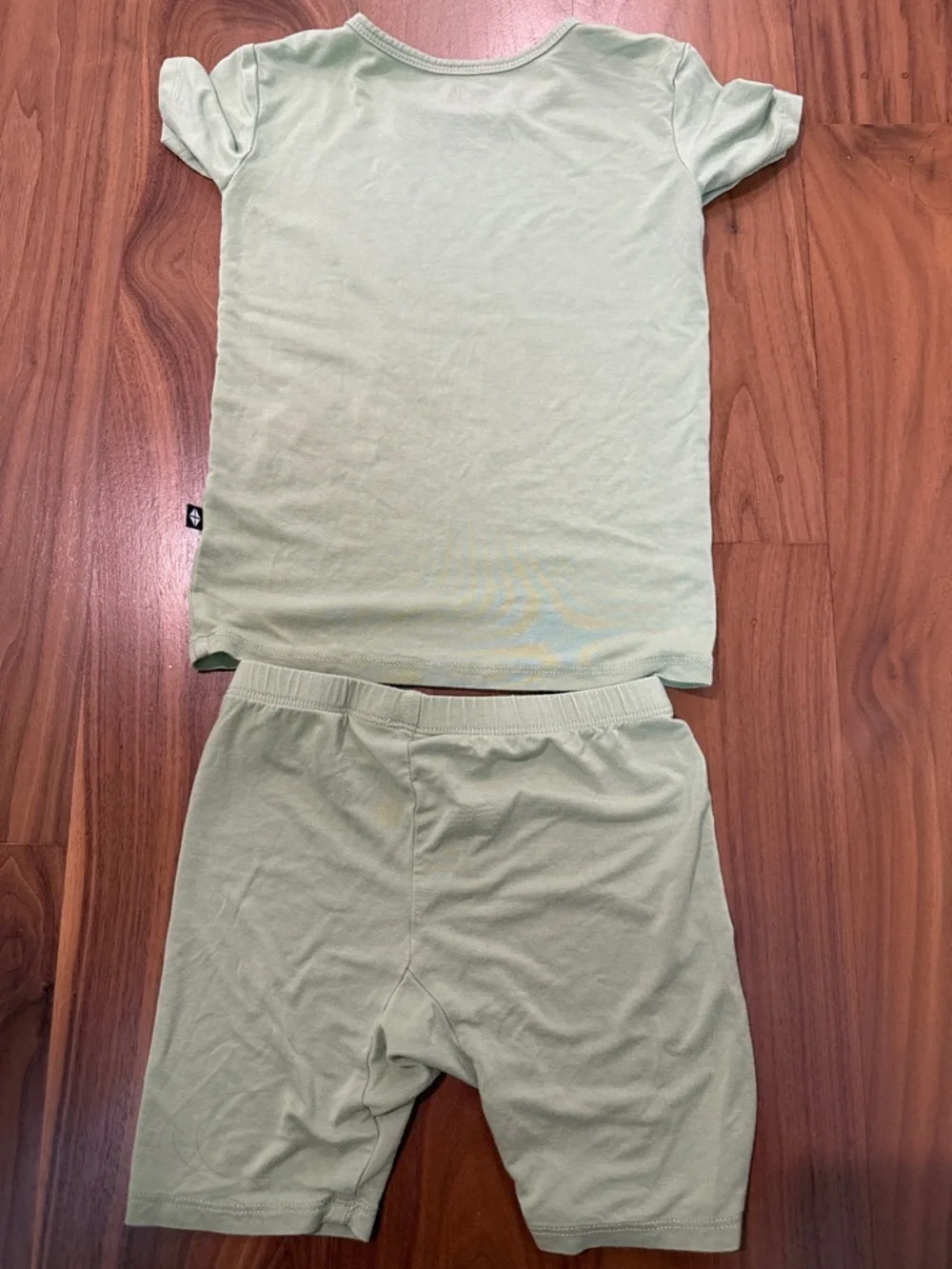 Kyte BABY Mint Green pistachio Short Sleeve Top & Shorts Pajama Set size 4t